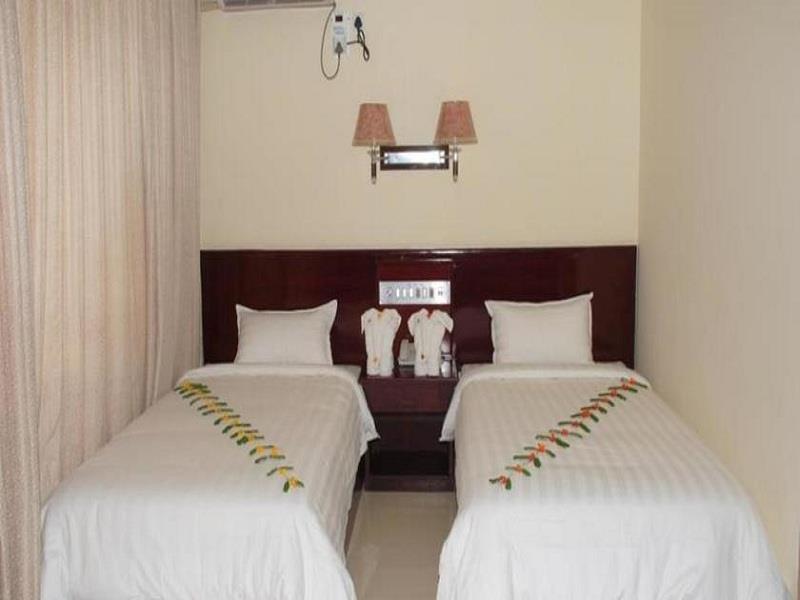 Golden Hill Hotel - Lashio 외부 사진