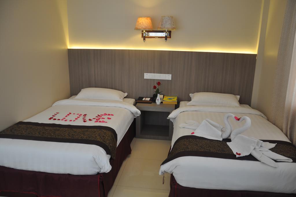 Golden Hill Hotel - Lashio 외부 사진