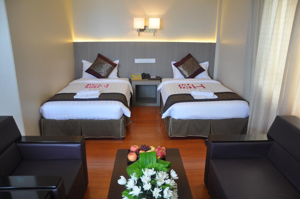 Golden Hill Hotel - Lashio 외부 사진