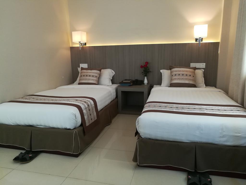Golden Hill Hotel - Lashio 외부 사진