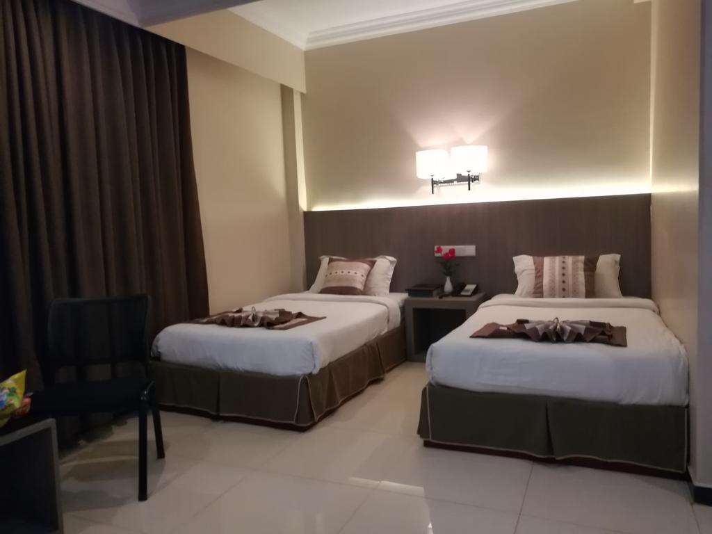 Golden Hill Hotel - Lashio 외부 사진